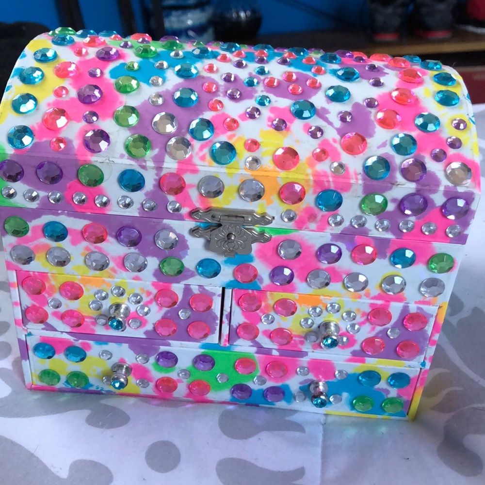 Jewelry box